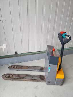 Niederhubwagen 2020  Jungheinrich EJE M13 (2)