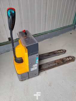 Niederhubwagen 2020  Jungheinrich EJE M13 (3)