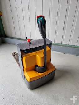 Niederhubwagen 2020  Jungheinrich EJE M13 (1)