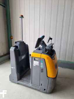 Schlepper 2021  Jungheinrich EZS 350 (2)