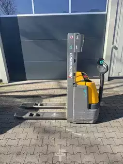 Stapelaars 2019  Jungheinrich EJC 112 Li-Ionen (4)