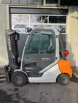 Carrelli elevatori GPL 2015  Still RX 70-25T (1)