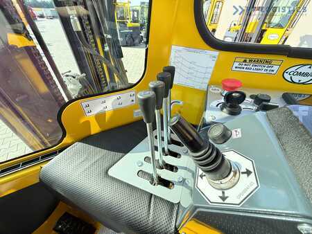 Vierwegestapler 2013  Combilift C3000 / GAS / TRIPLEX - 4900MM / ONLY 1537 HOURS / FORK POSITIONER / CABIN / LIKE NEW (18)