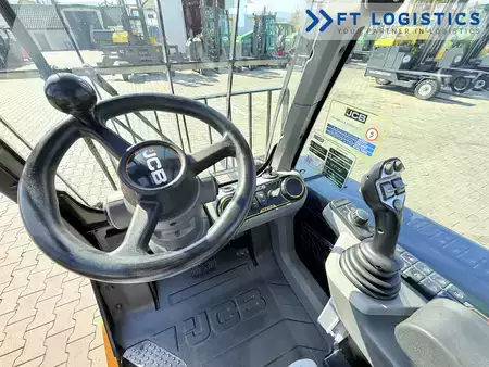 Teleskopstapler-Starr 2022  JCB JCB TLT30D / SIDE-SHIFT / FULL CABIN / YEAR 2022 / BUCKET / NEW TYRES (19)