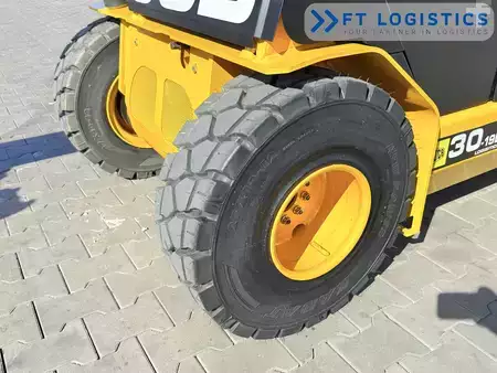 Teleskopstapler-Starr 2022  JCB JCB TLT30D / SIDE-SHIFT / FULL CABIN / YEAR 2022 / BUCKET / NEW TYRES (22)