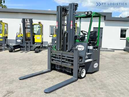 Wózki 4-kierunkowe 2018  Combilift CB2500 / DIESEL / EXTENDABLE FORKS / TRIPLEX / 5500MM / FREE LIFT / SIDE SHIFT / FORK POSITIONER / LIKE NEW (1)