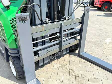 Wózki 4-kierunkowe 2018  Combilift CB2500 / DIESEL / EXTENDABLE FORKS / TRIPLEX / 5500MM / FREE LIFT / SIDE SHIFT / FORK POSITIONER / LIKE NEW (4)
