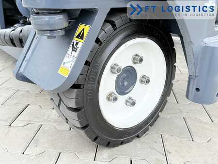 Wózki 4-kierunkowe 2011  Combilift C3000 | GAS | DUPLEX 4100 | WIDE FORK POSITIONER | CABIN (31)