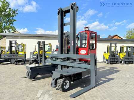 Vierweg zijlader 2007  Combilift C8000 / GAS / TRIPLEX 8300 / WIDE FORK POSITIRONER / FREE-LIFT / A comprehensive range of four-way and side-loading forklifts. (1)