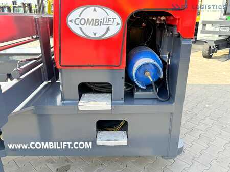 Vierweg zijlader 2007  Combilift C8000 / GAS / TRIPLEX 8300 / WIDE FORK POSITIRONER / FREE-LIFT / A comprehensive range of four-way and side-loading forklifts. (11)