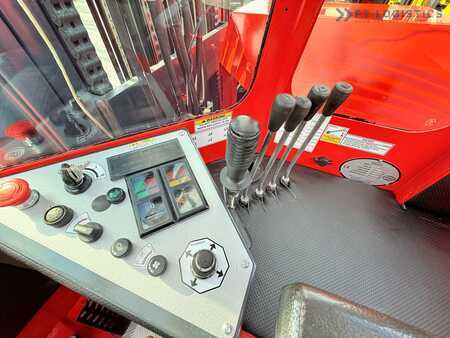 Vierweg zijlader 2007  Combilift C8000 / GAS / TRIPLEX 8300 / WIDE FORK POSITIRONER / FREE-LIFT / A comprehensive range of four-way and side-loading forklifts. (16)