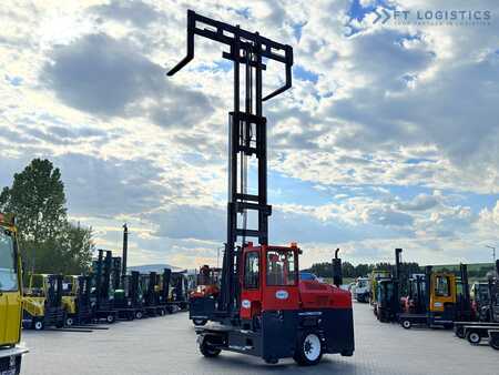 Vierweg zijlader 2007  Combilift C8000 / GAS / TRIPLEX 8300 / WIDE FORK POSITIRONER / FREE-LIFT / A comprehensive range of four-way and side-loading forklifts. (29)