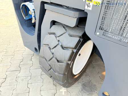 Wózki 4-kierunkowe 2017  Combilift C4000CB / TRIPLEX - 5200MM / LPG / FREE LIFT / FORK POSITIONER / FORK SIDESHIFT / HEIGHT 2450MM / LIKE NEW (8)