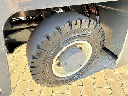 Kylkitrukki 2013  Combilift C5000FSL / DIESEL / DUPLEX - 4000MM / FREE-LIFT / CABIN / A wide range of four-way and side loaders, tailored to diverse needs and applications. (9)