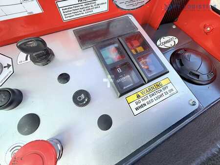 Čtyřcestný vysokozdvižný vozík 2008  Combilift C4500 / LPG / DUPLEX - 4500MM / FORK POSITIONER / FREE LIFT / FULL CABIN / ONLY 6,178 HOURS / CONDITION – LIKE NEW! (20)