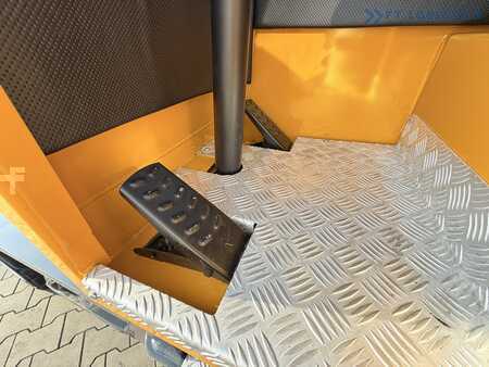 Čtyřcestný vysokozdvižný vozík 2011  Combilift Multidirectional / 4-Way Forklift C4000 / LPG / Duplex 4500 mm / Only 6,604 Operating Hours / Side Shift / Full Cabin / Excellent Condition. Wide range of multidirectional and sideloader forklifts ava (12)