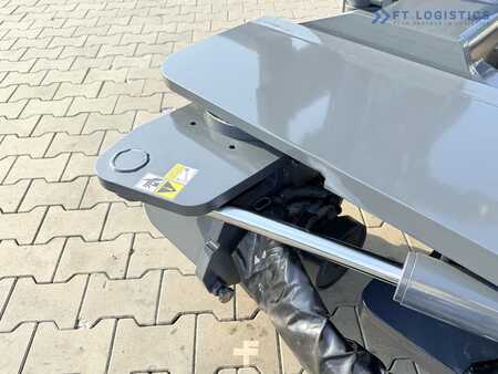 Čtyřcestný vysokozdvižný vozík 2011  Combilift Multidirectional / 4-Way Forklift C4000 / LPG / Duplex 4500 mm / Only 6,604 Operating Hours / Side Shift / Full Cabin / Excellent Condition. Wide range of multidirectional and sideloader forklifts ava (22)