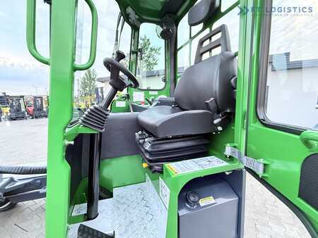 Empilhador Quatro caminhos 2018  Combilift C4500 / DIESEL / DUPLEX 4000MM / WIDE FORK POSITIONER / HEATING / FULL CABIN / EXCELLENT CONDITION / A wide range of four-way and side loaders tailored to diverse needs and applications. (13)