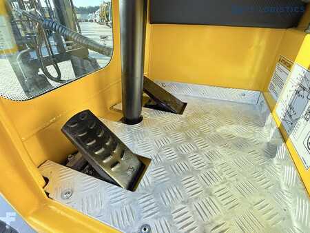 Čtyřcestný vysokozdvižný vozík 2020  Combilift Combilift C5000 / DIESEL / TRIPLEX 6000MM / FREE LIFT / FORK POSITIONER / BUILT-IN SCALE / HEATING / FULL CABIN / PERFECT CONDITION  We offer a wide range of four-way and side loaders, tailored to div (30)