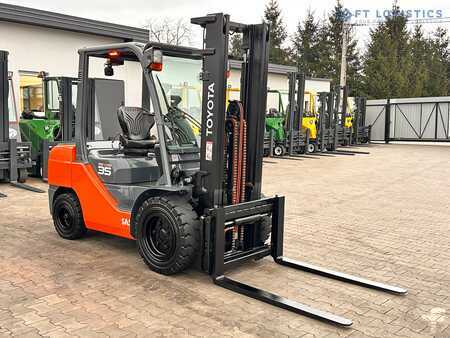 Chariots élévateurs diesel 2015  Toyota 52-8FDJF35 / DIESEL / 2016 / ONLY 2,096 HOURS / DUPLEX MAST / LIKE NEW (16)