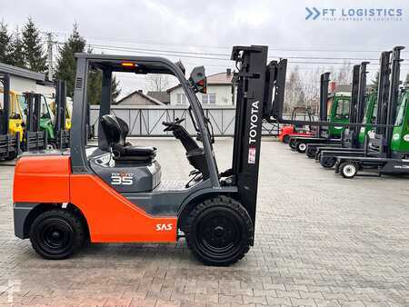 Chariots élévateurs diesel 2015  Toyota 52-8FDJF35 / DIESEL / 2016 / ONLY 2,096 HOURS / DUPLEX MAST / LIKE NEW (27)