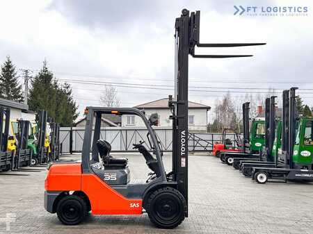 Chariots élévateurs diesel 2015  Toyota 52-8FDJF35 / DIESEL / 2016 / ONLY 2,096 HOURS / DUPLEX MAST / LIKE NEW (28)