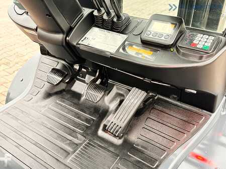 Chariots élévateurs diesel 2015  Toyota 52-8FDJF35 / DIESEL / 2016 / ONLY 2,096 HOURS / DUPLEX MAST / LIKE NEW (29)