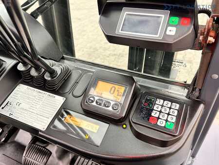 Chariots élévateurs diesel 2015  Toyota 52-8FDJF35 / DIESEL / 2016 / ONLY 2,096 HOURS / DUPLEX MAST / LIKE NEW (30)