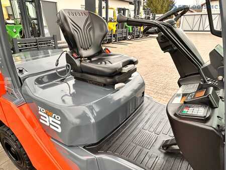 Chariots élévateurs diesel 2015  Toyota 52-8FDJF35 / DIESEL / 2016 / ONLY 2,096 HOURS / DUPLEX MAST / LIKE NEW (34)