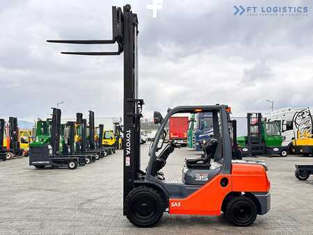 Chariots élévateurs diesel 2015  Toyota 52-8FDJF35 / DIESEL / 2016 / ONLY 2,096 HOURS / DUPLEX MAST / LIKE NEW (38)