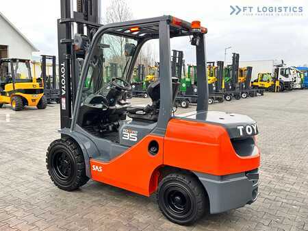 Chariots élévateurs diesel 2015  Toyota 52-8FDJF35 / DIESEL / 2016 / ONLY 2,096 HOURS / DUPLEX MAST / LIKE NEW (39)