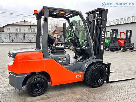 Chariots élévateurs diesel 2015  Toyota 52-8FDJF35 / DIESEL / 2016 / ONLY 2,096 HOURS / DUPLEX MAST / LIKE NEW (6)