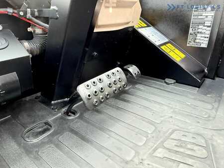 Terénní vysokozdvižný vozík 2012  JCB 940 / DIESEL / TRIPLEX 4500MM / FORK POSITIONER / FORK SIDESHIFT / 4T / NEW TYRES / LIKE NEW (16)