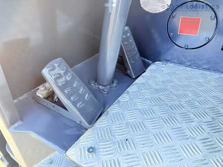 4-Tie Trukki 2014  Combilift Combilift C2500CB / TRIPLEX / 5500 MM / FULL FREE LIFT / DIESEL / ONLY 3768 HOURS / FORK POSITIONER / SIDE SHIFT / NEW TYRES / LIKE NEW / Wide range of multi-directional and side-loading forklifts, ta (8)