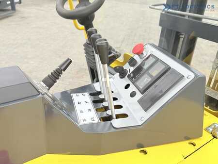 Čtyřcestný vysokozdvižný vozík 2016  Combilift CB2500 / DUPLEX / 4100MM / DIESEL / FREE LIFT / FORK POSITIONER / SIDE SHIFT / LIKE NEW / Wide range of four-way and side loaders, tailored to diverse needs and applications (26)