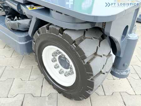 Wózki 4-kierunkowe 2017  Combilift C4000 / GAS / TRIPLEX - 9300MM / FREE-LIFT / POSITIONER / LIKE NEW (6)