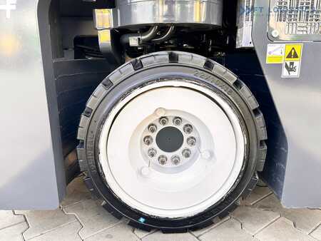 Wózki 4-kierunkowe 2014  Combilift C3000CB / GAS / TRIPLEX / 4900MM / FREE LIFT / FORK POSITIONER / SIC3000CB / GAS / TRIPLEX / 4900MM / FREE LIFT / FORK POSITIONER / SIDE SHIFT / LIKE NEWDE SHIFT / LIKE NEW (20)