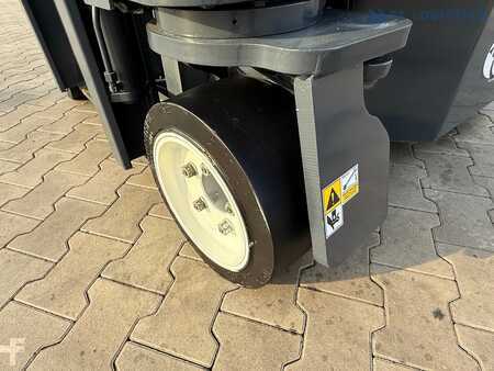 Čtyřcestný vysokozdvižný vozík 2017  Combilift C3000CB / LPG / TRIPLEX – 6500MM / FREE LIFT / FORK POSITIONER / SIDE SHIFT / EXCELLENT CONDITION (26)