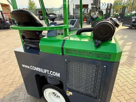 Čtyřcestný vysokozdvižný vozík 2017  Combilift C3000CB / LPG / TRIPLEX – 6500MM / FREE LIFT / FORK POSITIONER / SIDE SHIFT / EXCELLENT CONDITION (30)
