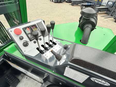 Čtyřcestný vysokozdvižný vozík 2017  Combilift CB3000 / DIESEL / TRIPLEX 4900MM / FREE LIFT / SIDESHIFT / FORK POSITIONER / 1500MM FORKS / LIKE NEW (16)