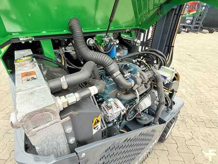 Čtyřcestný vysokozdvižný vozík 2017  Combilift CB3000 / DIESEL / TRIPLEX 4900MM / FREE LIFT / SIDESHIFT / FORK POSITIONER / 1500MM FORKS / LIKE NEW (21)