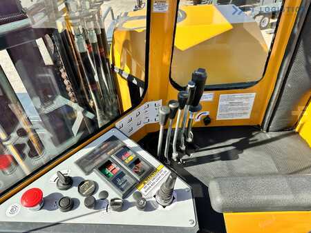 Négyutas targonca 2015  Combilift C9000 / GAS / DUPLEX / 4700MM / FREE LIFT / POSITIONER / FORK SIDE SHIFT / EXCELLENT CONDITION (18)