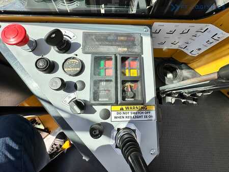 Négyutas targonca 2015  Combilift C9000 / GAS / DUPLEX / 4700MM / FREE LIFT / POSITIONER / FORK SIDE SHIFT / EXCELLENT CONDITION (38)