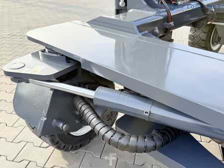 Empilhador Quatro caminhos 2018  Combilift FOUR-WAY / MULTI-DIRECTIONAL FORKLIFT C5000XL / GAS / TRIPLEX 6000MM / FREE LIFT / FORK POSITIONER / HEATING / EXTENDABLE FORKS 1200–2000MM / FULL HEATED CABIN / EXCELLENT COND (30)