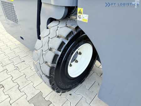 Zijlader 2016  Combilift C5000SR / DIESEL / TRIPLEX MAST – 6100 MM / FORK POSITIONER / FULL CABIN (21)