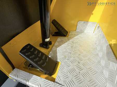 Čtyřcestný vysokozdvižný vozík 2018  Combilift FOUR-WAY / MULTI-DIRECTIONAL FORKLIFT / ONLY 491 HOURS / C2500 / GAS / DUPLEX 4600MM / SHORT – ONLY 1900MM / WIDTH 2700MM WITH FORK POSITIONER / HEATING / FULL HEATED CABIN / EXCELLENT CONDITION (12)