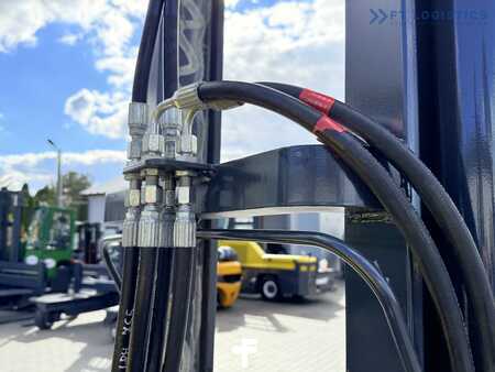 Čtyřcestný vysokozdvižný vozík 2018  Combilift FOUR-WAY / MULTI-DIRECTIONAL FORKLIFT / ONLY 491 HOURS / C2500 / GAS / DUPLEX 4600MM / SHORT – ONLY 1900MM / WIDTH 2700MM WITH FORK POSITIONER / HEATING / FULL HEATED CABIN / EXCELLENT CONDITION (30)