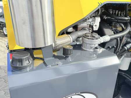 Čtyřcestný vysokozdvižný vozík 2018  Combilift FOUR-WAY / MULTI-DIRECTIONAL FORKLIFT / ONLY 491 HOURS / C2500 / GAS / DUPLEX 4600MM / SHORT – ONLY 1900MM / WIDTH 2700MM WITH FORK POSITIONER / HEATING / FULL HEATED CABIN / EXCELLENT CONDITION (32)