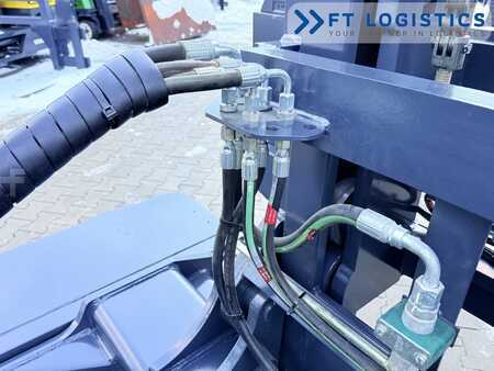 Wózki 4-kierunkowe 2020  Combilift C4000 | DIESEL | DUPLEX 4100 | FORK POSITIONER | CABIN | ONLY 2949H | EXCELLEN CONDITION (23)