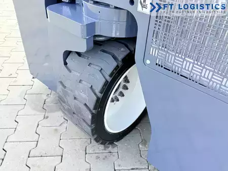 Carrelli elevatori 4 vie 2017  Combilift CB2500 | GAS | DUPLEX 4000 MM | ONLY 552 OPERATING HOURS | SIDE SHIFT | FORK POSITIONER | NEW TIRES | FULLY SERVICED | EXCELLENT CONDITION (6)
